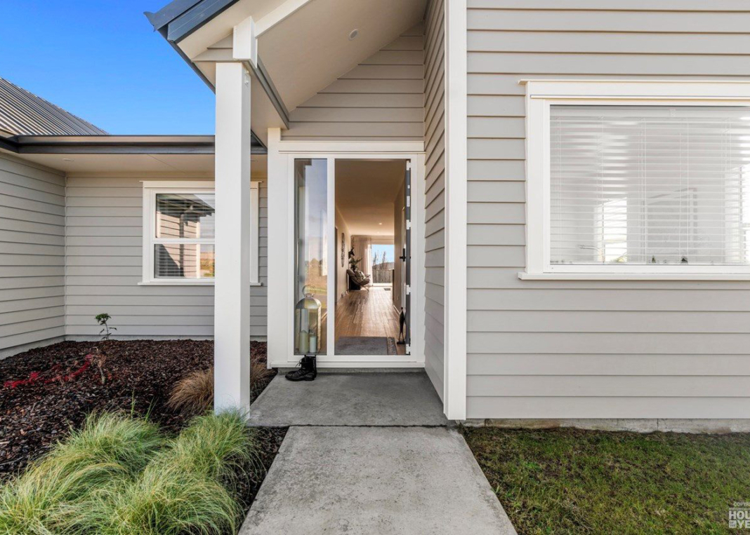 17 Meadows Drive  Clevedon Meadows, Clevedon,